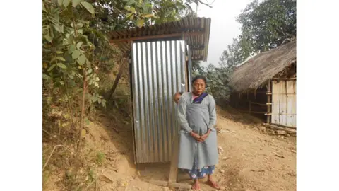 Low-cost sanitary toilet